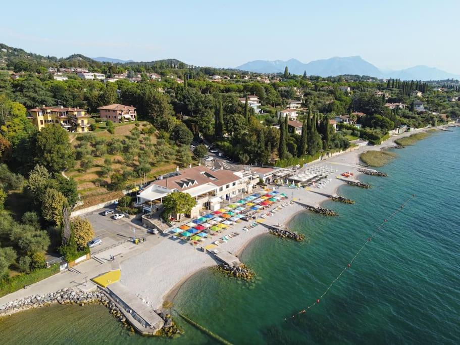 -Piscina E Parcheggio- Casa A Pochi Passi Dal Lago Padenghe sul Garda Bagian luar foto